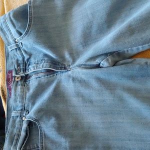 . Gloria Vandal jeans